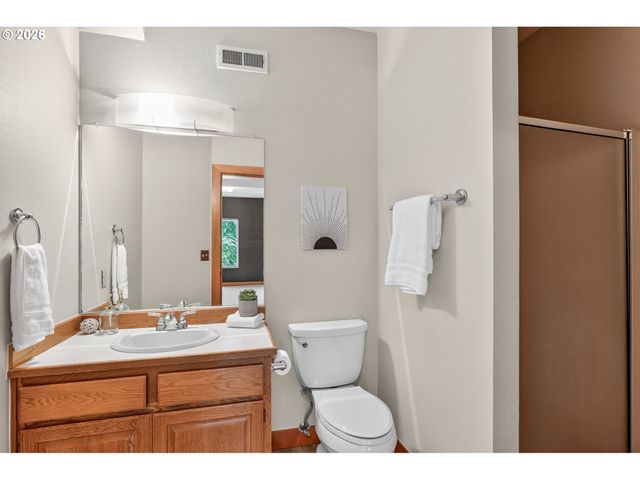 8550 Sw ROGUE Ln, Wilsonville, OR 97070