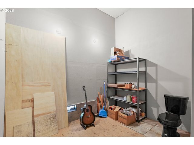 8550 Sw ROGUE Ln, Wilsonville, OR 97070