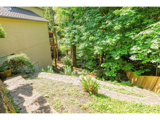 8550 Sw ROGUE Ln, Wilsonville, OR 97070