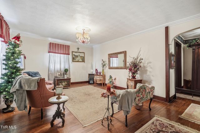 195 Red Oak Ridge Road, Castlewood, VA 24224