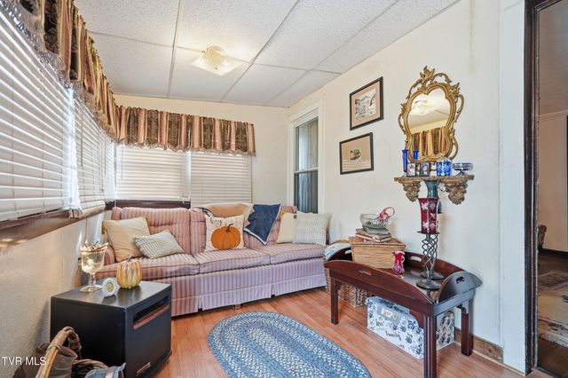 195 Red Oak Ridge Road, Castlewood, VA 24224