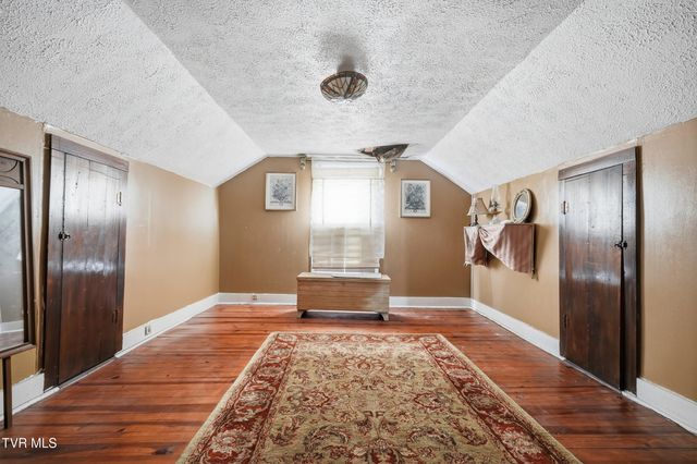 195 Red Oak Ridge Road, Castlewood, VA 24224