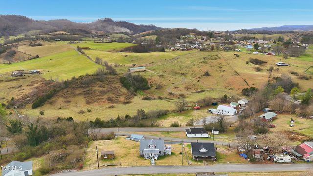 195 Red Oak Ridge Road, Castlewood, VA 24224