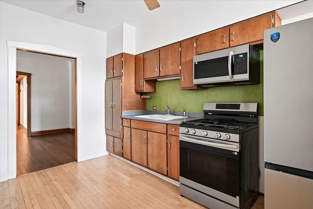1631 W Fargo Avenue 2W, Chicago, IL 60626