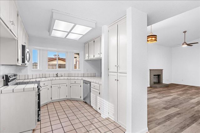 5121 Durley, Salida, CA 95368