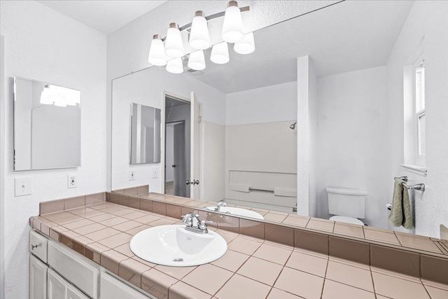 5121 Durley, Salida, CA 95368