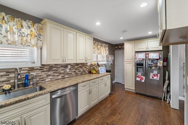 555 E Maple Ave, Woodbridge Twp., NJ 07095