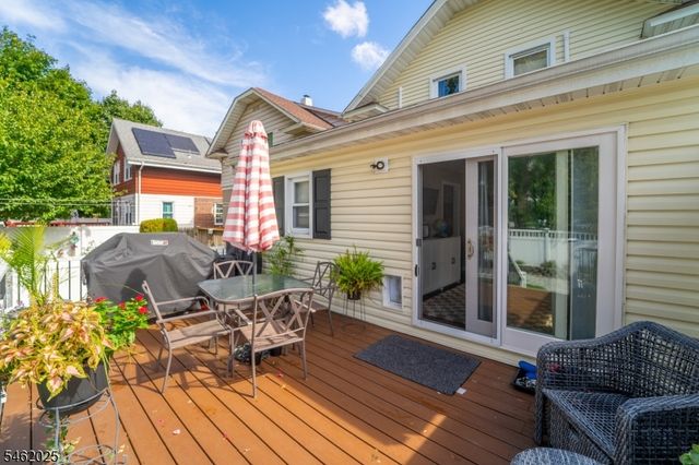 555 E Maple Ave, Woodbridge Twp., NJ 07095