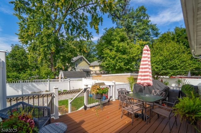 555 E Maple Ave, Woodbridge Twp., NJ 07095
