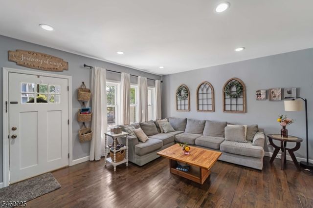 555 E Maple Ave, Woodbridge Twp., NJ 07095