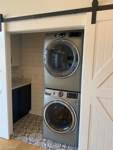 530 N Trade Street 403, Winston-salem, NC 27101