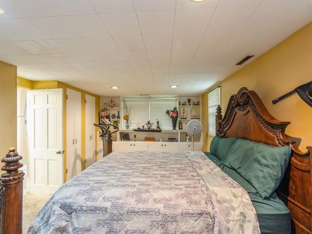 110 E 20th Street N, Newton, IA 50208