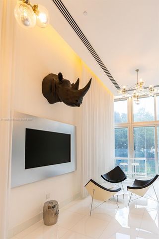 495 Brickell Ave 2102, Miami, FL 33131