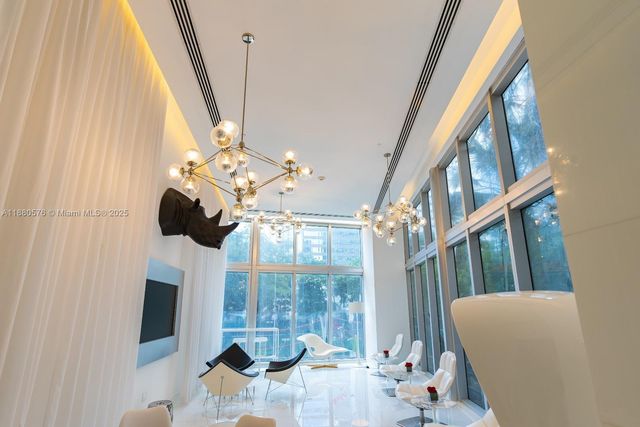 495 Brickell Ave 2102, Miami, FL 33131