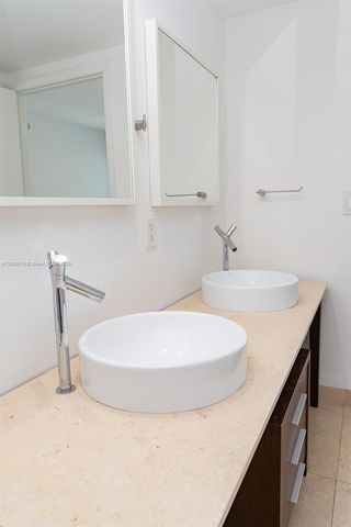 495 Brickell Ave 2102, Miami, FL 33131