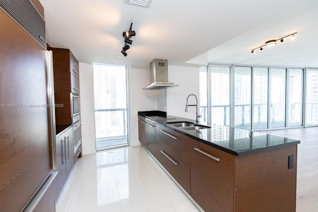 495 Brickell Ave 2102, Miami, FL 33131