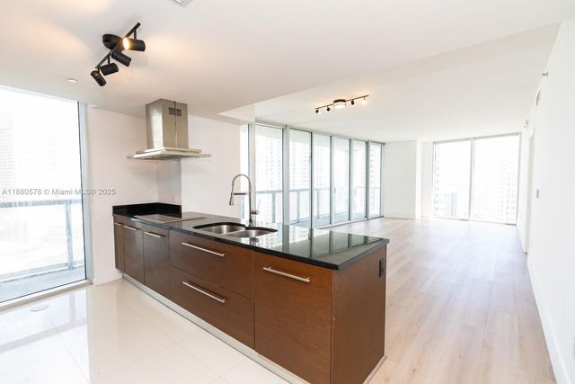 495 Brickell Ave 2102, Miami, FL 33131