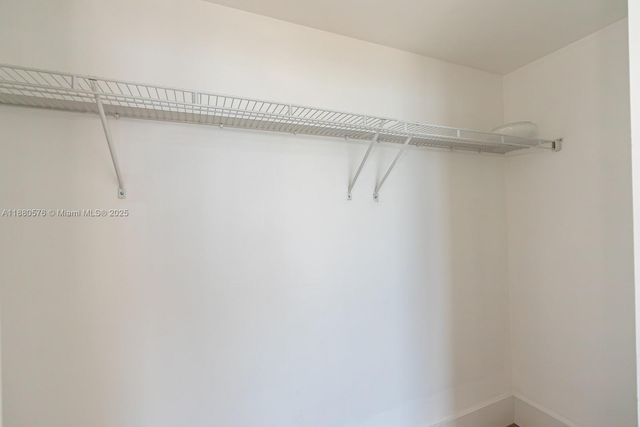 495 Brickell Ave 2102, Miami, FL 33131