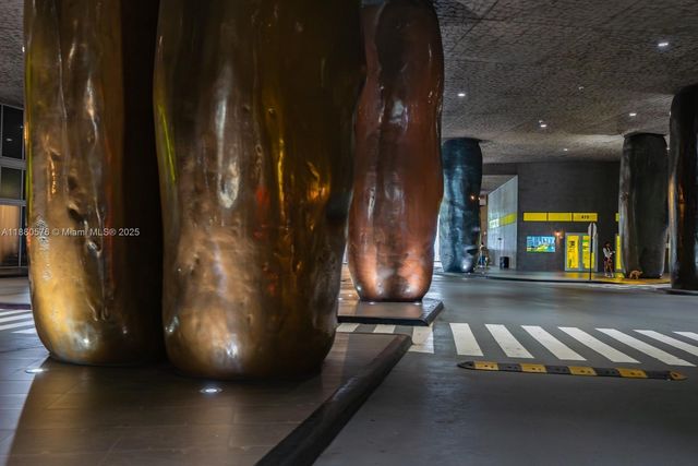 495 Brickell Ave 2102, Miami, FL 33131