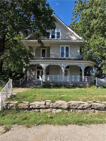 902 W Maple Avenue