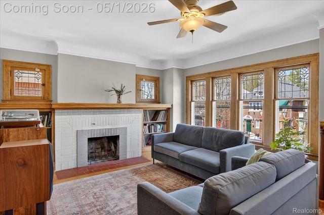 925 Nottingham Road, Grosse Pointe Park, MI 48230