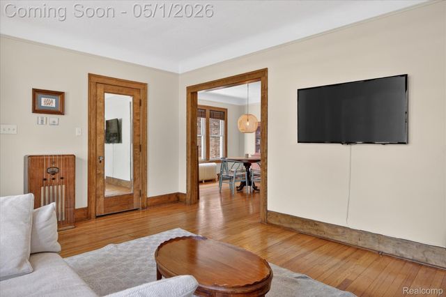 925 Nottingham Road, Grosse Pointe Park, MI 48230