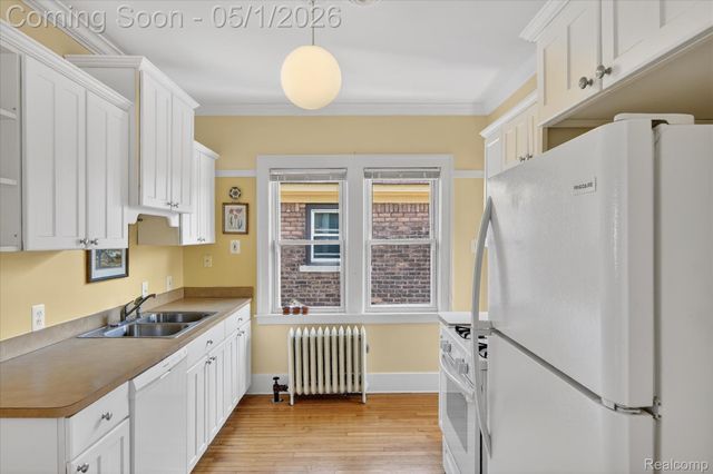 925 Nottingham Road, Grosse Pointe Park, MI 48230