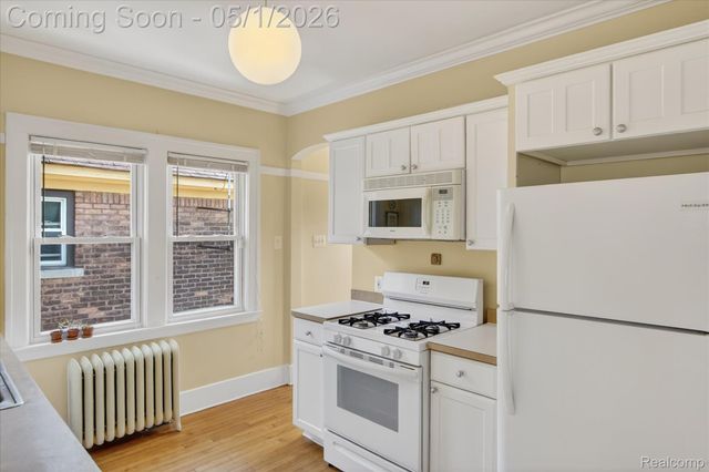 925 Nottingham Road, Grosse Pointe Park, MI 48230