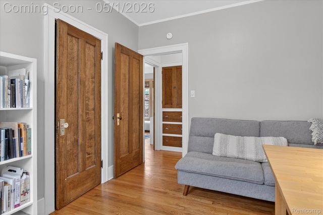 925 Nottingham Road, Grosse Pointe Park, MI 48230