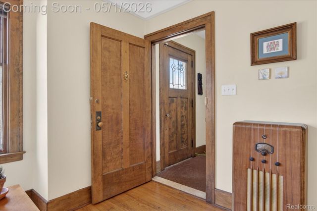 925 Nottingham Road, Grosse Pointe Park, MI 48230