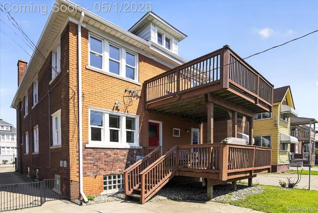 925 Nottingham Road, Grosse Pointe Park, MI 48230