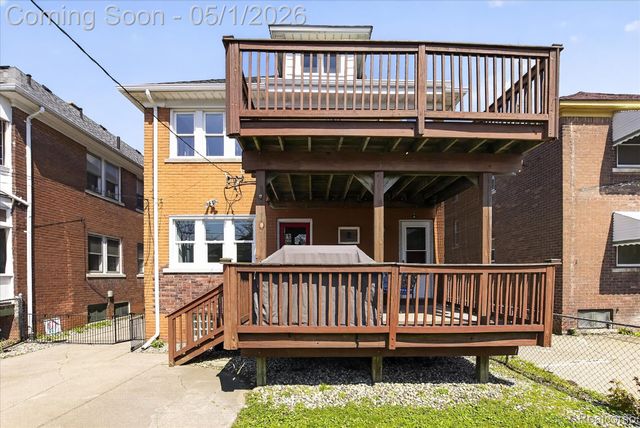 925 Nottingham Road, Grosse Pointe Park, MI 48230