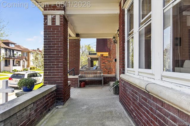 925 Nottingham Road, Grosse Pointe Park, MI 48230