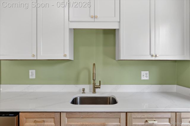 925 Nottingham Road, Grosse Pointe Park, MI 48230