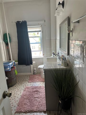 121 N Terrace Avenue, Mount Vernon, NY 10550