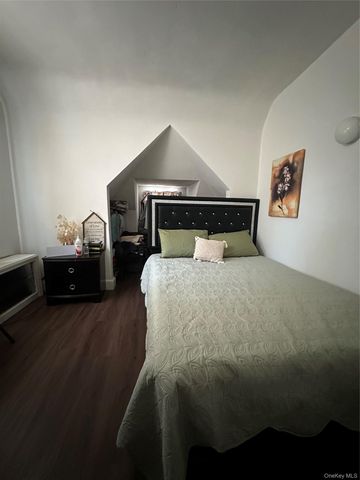 121 N Terrace Avenue, Mount Vernon, NY 10550