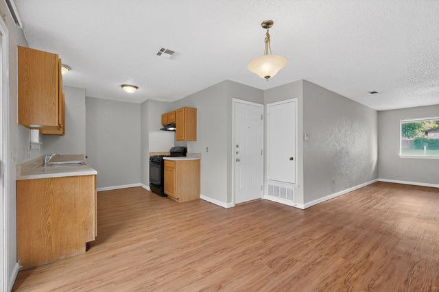 6204 Shadow BND, Austin, TX 78745