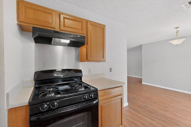 6204 Shadow BND, Austin, TX 78745