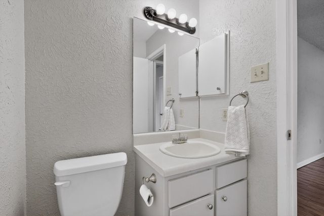 6204 Shadow BND, Austin, TX 78745