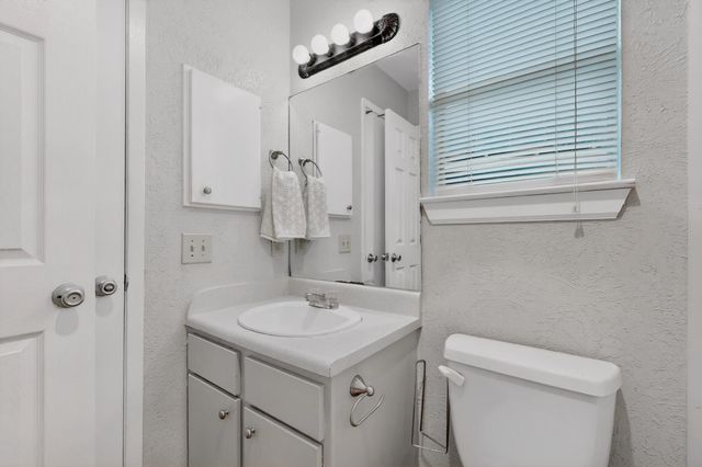 6204 Shadow BND, Austin, TX 78745