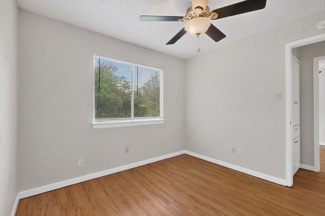 6204 Shadow BND, Austin, TX 78745