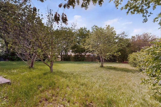 6204 Shadow BND, Austin, TX 78745