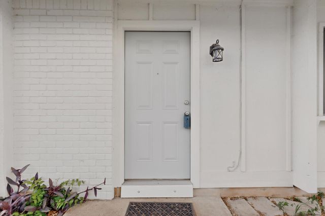 6204 Shadow BND, Austin, TX 78745