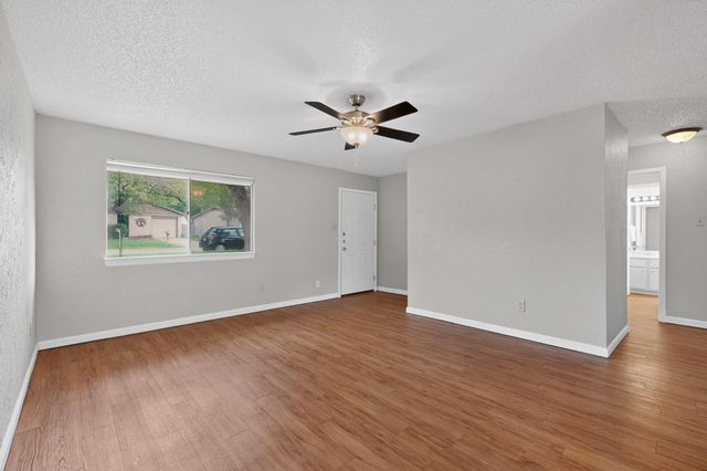 6204 Shadow BND, Austin, TX 78745