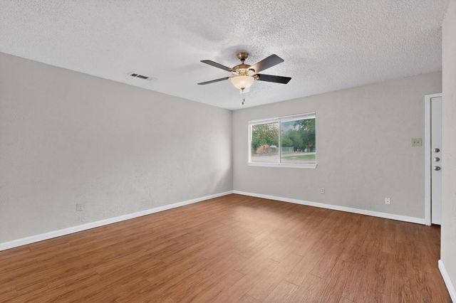 6204 Shadow BND, Austin, TX 78745