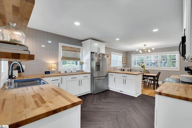209 Donnan Road, Taylors, SC 29687
