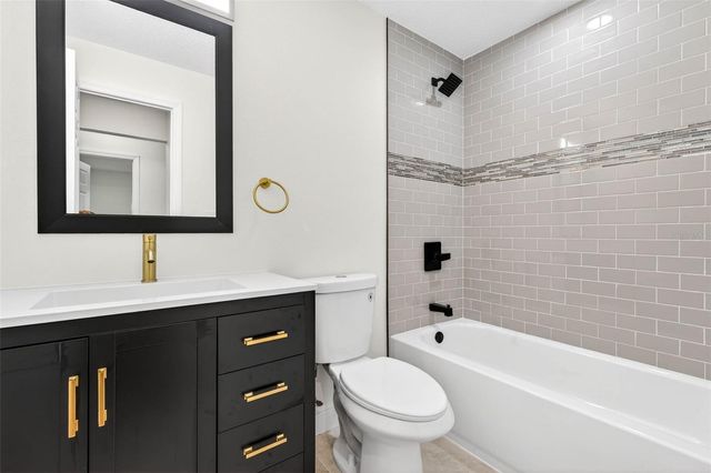 4221 BURROWS ROAD, Zephyrhills, FL 33542