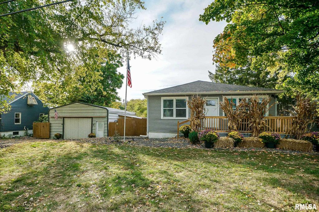 909 N MCMULLEN Road, Bartonville, IL 61607