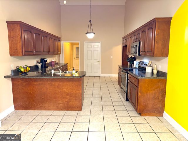 229 Lite N Tie Road, Gray, GA 31032