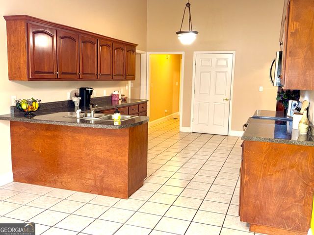 229 Lite N Tie Road, Gray, GA 31032